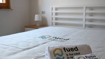 2 bedrooms, bed sheets