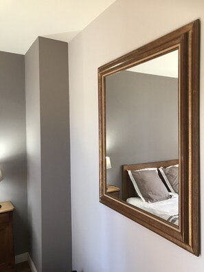 2 bedrooms, iron/ironing board, free WiFi, wheelchair access