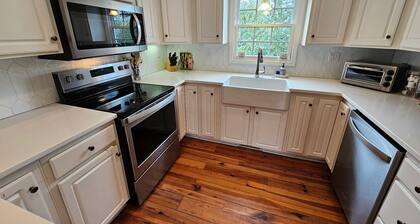 Ocean View Home-Easy walk to beach/shops/food-Pet Friendly-Just Off Ocean Ridge