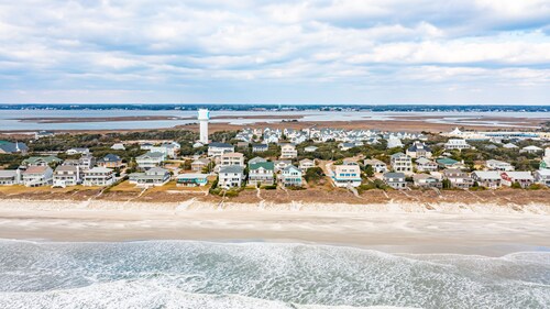 Ocean View Home-Easy walk to beach/shops/food-Pet Friendly-Just Off Ocean Ridge