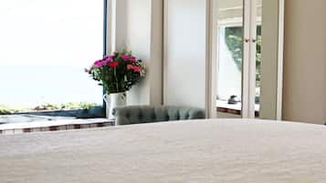 ๋ญ์
๋ฆฌ ๋๋ธ๋ฃธ ๋๋ ํธ์๋ฃธ, ์์ค์ํธ, ๋ฐ๋ค ์ ๋ง (Double or Twin Sea View)