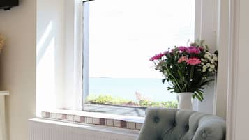 ๋ญ์
๋ฆฌ ๋๋ธ๋ฃธ ๋๋ ํธ์๋ฃธ, ์์ค์ํธ, ๋ฐ๋ค ์ ๋ง (Double or Twin Sea View)