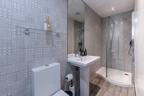 Bathroom - Manse On The Beach (Portaferry)