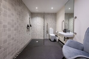 Bathroom - Manse On The Beach (Portaferry)