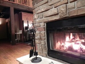 Fireplace - Chalet Alizee, altitude de luxe, 4150 pieds/car. (Saint-Faustin-Lac-Carré)