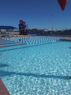 Et oppvarmet basseng