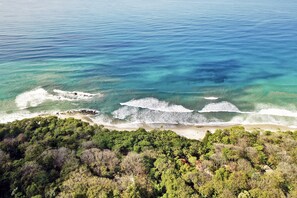Beach nearby, sun loungers, beach towels - Casa Flotanta - Ocean Views, Pool & 5-Min to Beach (Cobano)