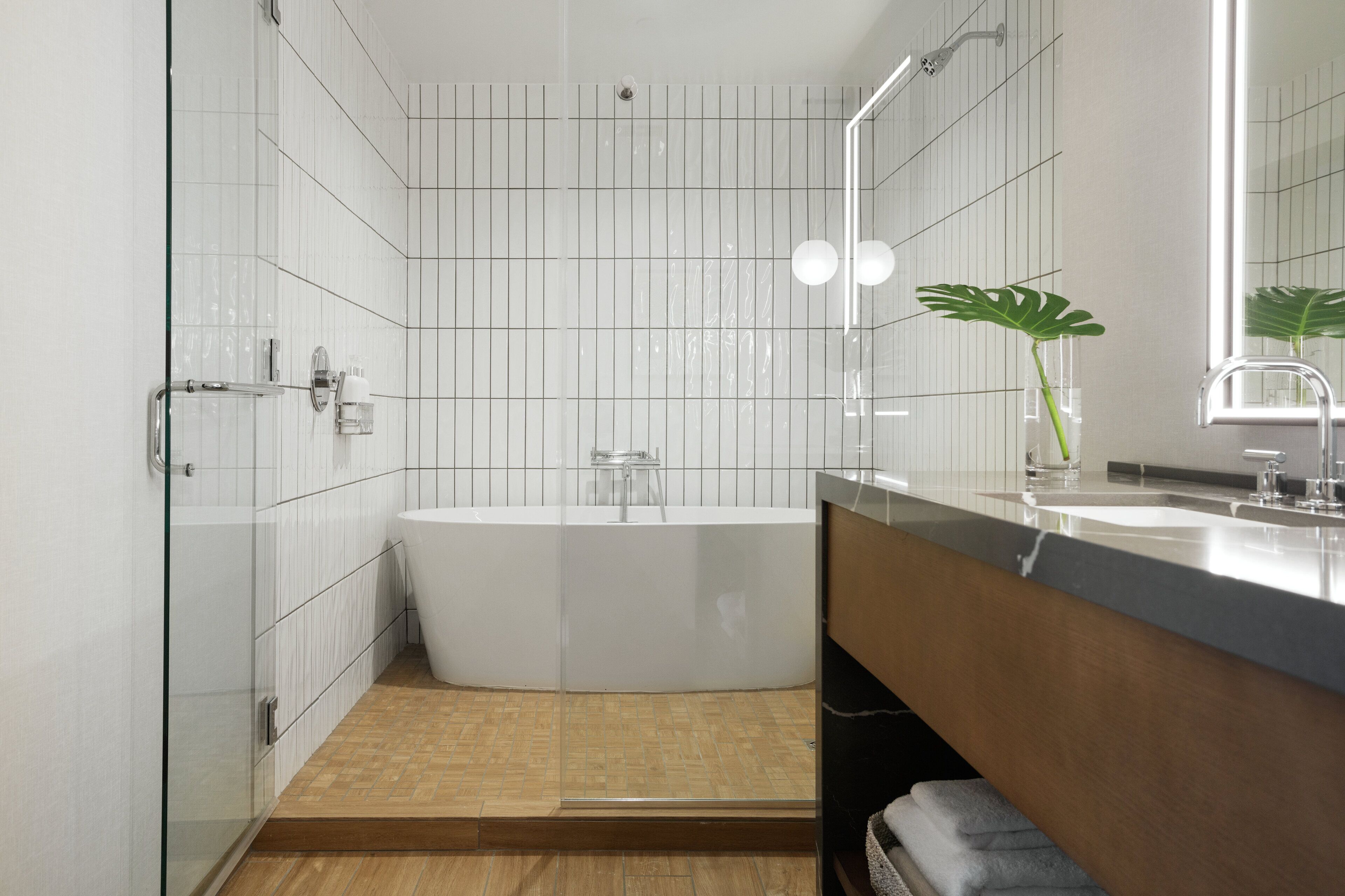 1 bedroom, frette italian sheets, premium bedding, down duvets