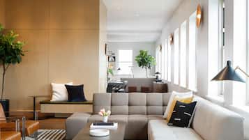 Sala de estar en el lobby