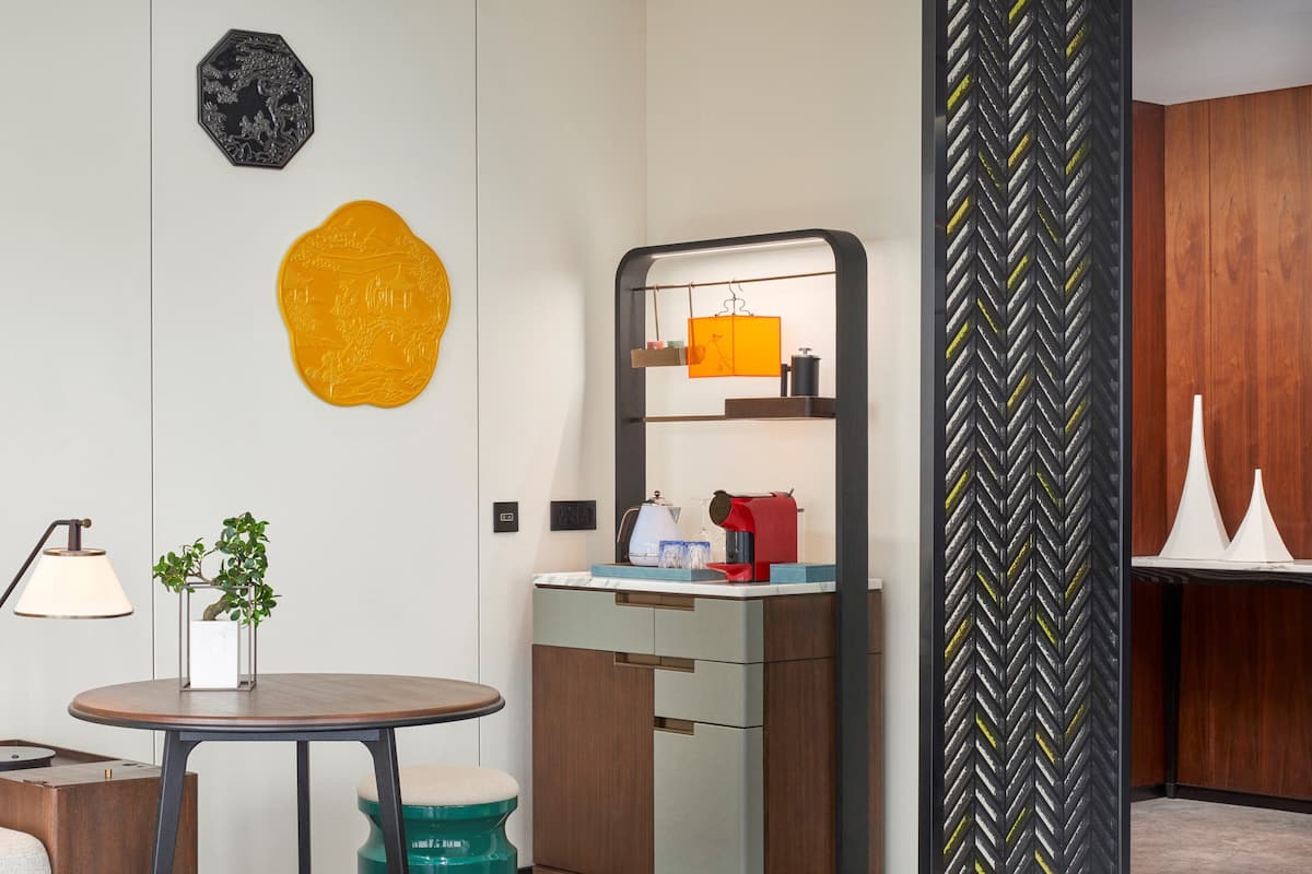 Suite, 1 King Bed