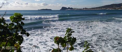 Una spiaggia nelle vicinanze