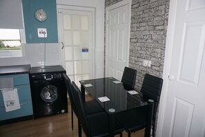 Dining - Bungalow near South Stack (Holyhead)