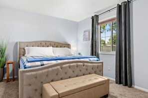 3 bedrooms, iron/ironing board, free WiFi, bed sheets - A Getaway House~ Great For Families (Lewiston)