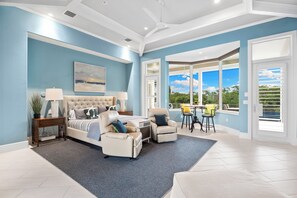 5 bedrooms, desk, iron/ironing board, free WiFi