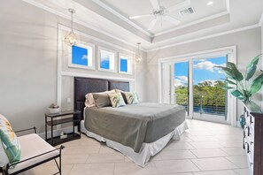 5 bedrooms, desk, iron/ironing board, free WiFi