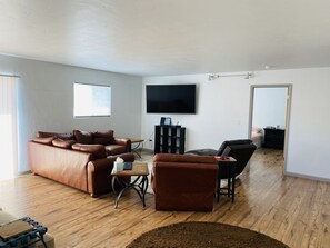 TV connectée, table de tennis de table