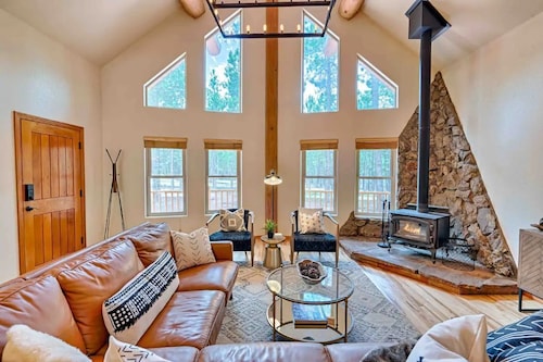 Lincoln Log Cabin, Tranquility close to Downtown