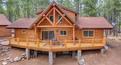 Lincoln Log Cabin, Tranquility close to Downtown