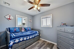 3 bedrooms, iron/ironing board, free WiFi, bed sheets