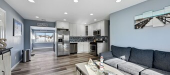 Waterfront Beach House: Sleeps 6, 2 full bath