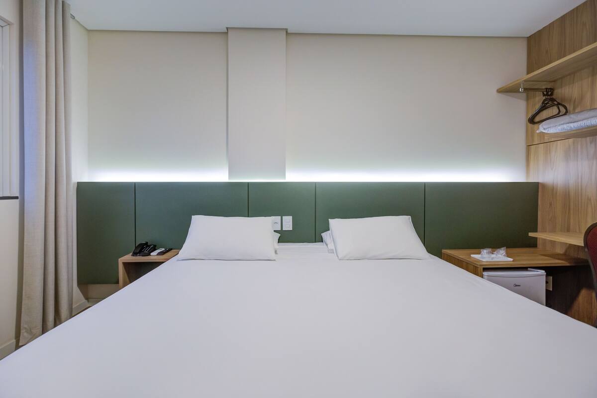 standard double room | 1 bedroom, hypo-allergenic bedding, in-room safe, individually furnished