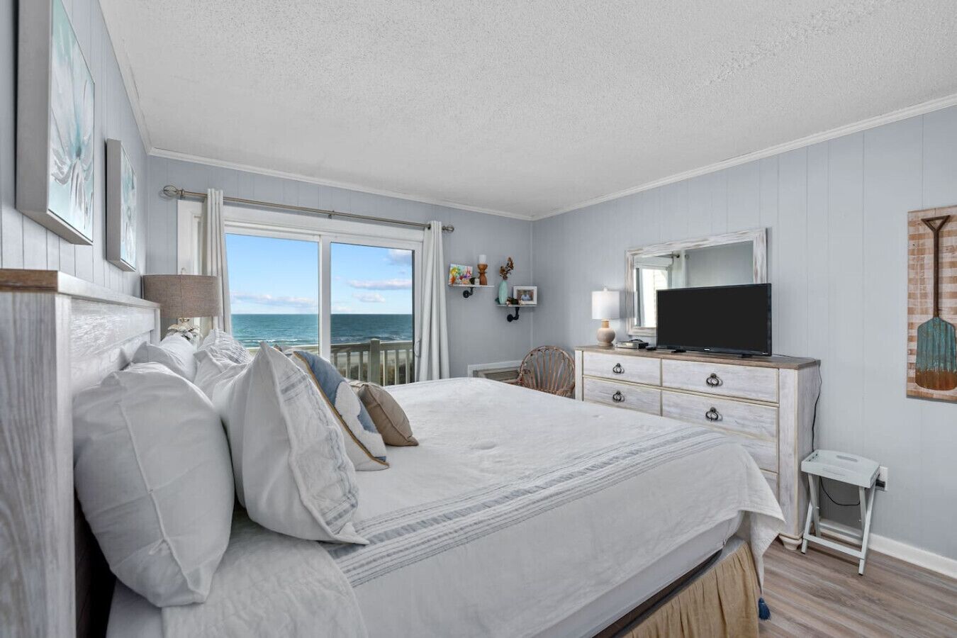 2 makuuhuonetta, silitysrauta/-lauta, vauvan matkasänky, Wi-Fi