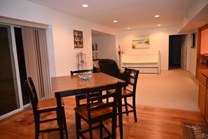 Interior - 1 Bedroom minutes to beach & a block to trail with  private entrance . (Rehoboth Beach)