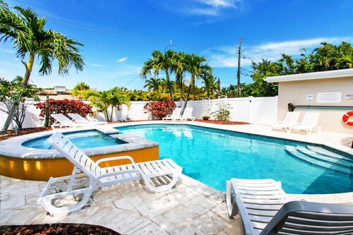 Premium Luxury  5BR/4BA Villa near Hollywood Beach
