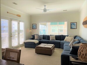 Smart TV, books, printers - Ocean View Escape - Beautiful Inside & Out - Sleeps 12 (Ocean Isle Beach)