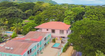 Cococabana4 newly renovated 1BR/1BA apar in downtown Coco, 5 min walk to beach.