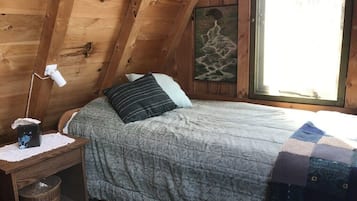 3 bedrooms, iron/ironing board, travel crib, WiFi