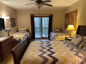 3 bedrooms, desk, iron/ironing board, free WiFi - Casa Cortina: Eclectic Highlands Retreat w/ Covered Deck | 4 Min to Main Street (Highlands)
