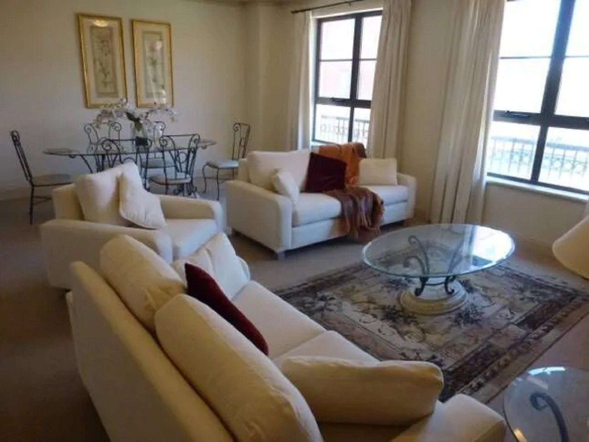 East end of Adelaide - within easy reach to the main shopping area