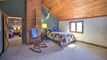 4 habitaciones, escritorio, espacio para trabajar con laptop y internet