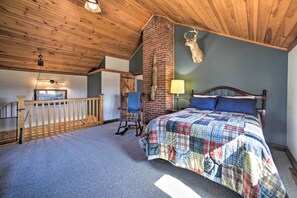 4 bedrooms, desk, laptop workspace, Internet