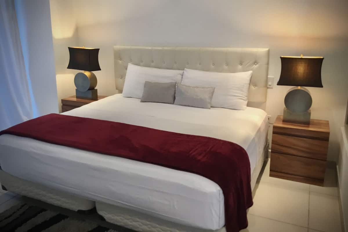 Appartement, 1 chambre, vue piscine | 1 chambre, coffres-forts dans les chambres, décoration personnalisée