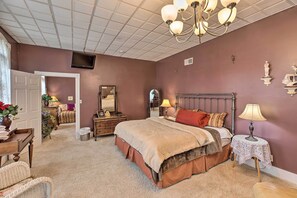 1 bedroom, iron/ironing board, Internet, bed sheets - Pet-Friendly Apt: 2 Blocks to Riverside Park! (Yankton)