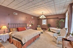 1 bedroom, iron/ironing board, Internet, bed sheets - Pet-Friendly Apt: 2 Blocks to Riverside Park! (Yankton)