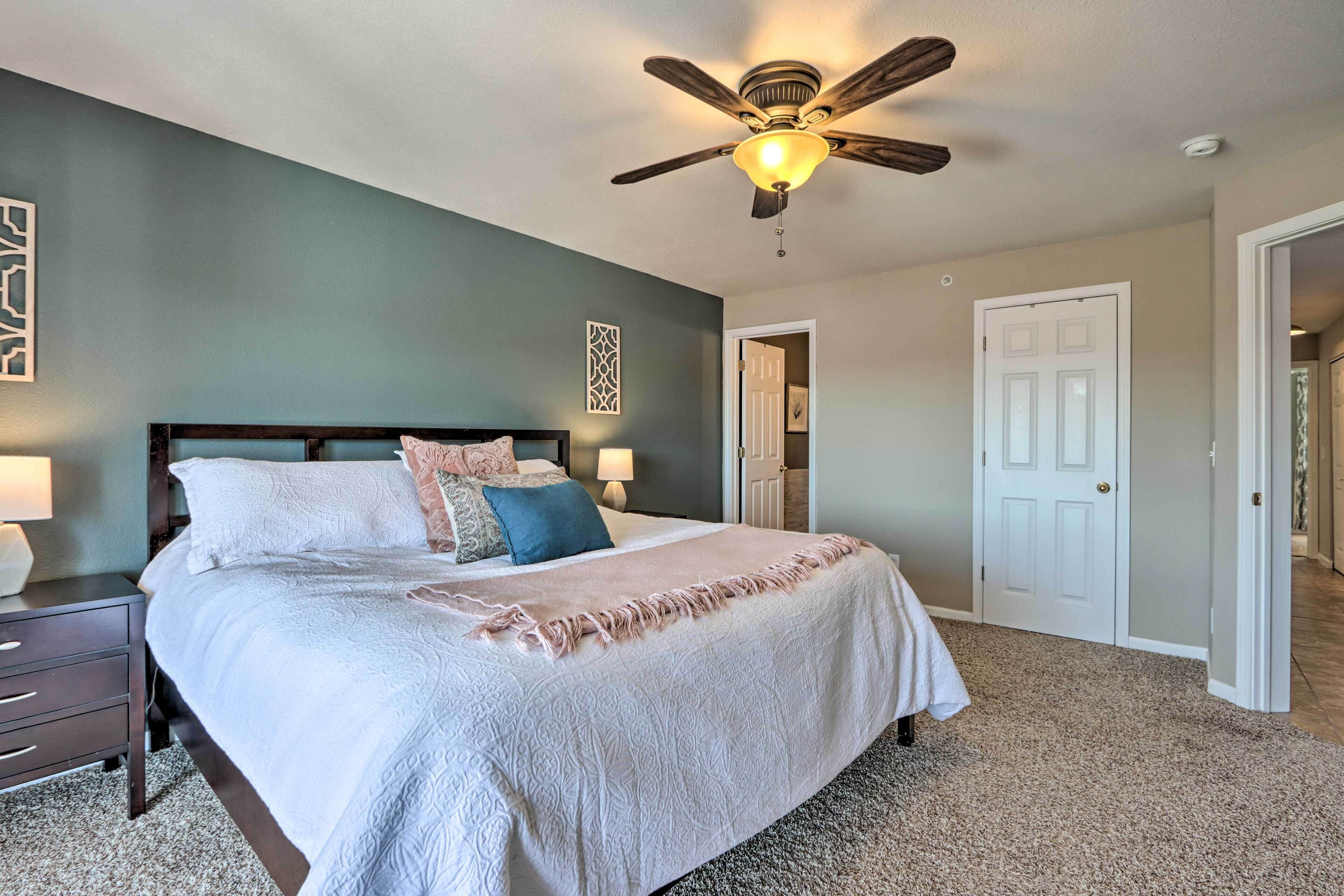 3 bedrooms, iron/ironing board, internet, bed sheets