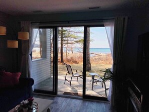 Smart TV, fireplace - The Shores Resort Condo on East Bay! (Williamsburg)