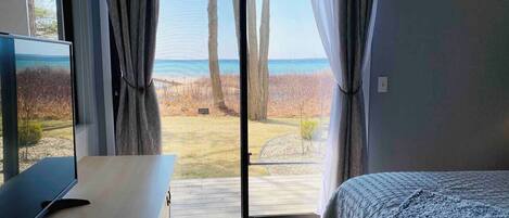 Iron/ironing board, WiFi, bed sheets, wheelchair access