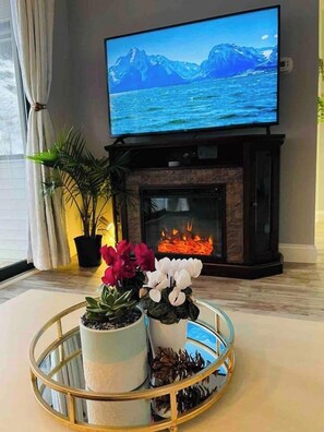 Interior - The Shores Resort Condo on East Bay! (Williamsburg)