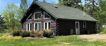 Private Lakefront Log Cabin