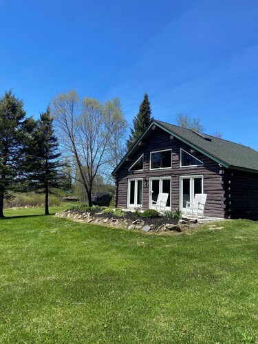 Private Lakefront Log Cabin