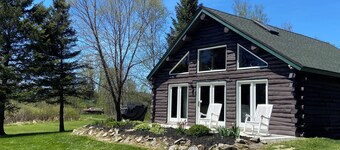 Private Lakefront Log Cabin