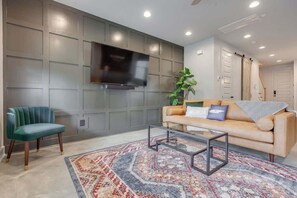TV, stereo, offices