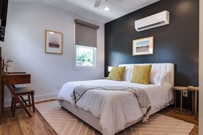 1 soverom, skrivebord, strykejern/-brett og wi-fi