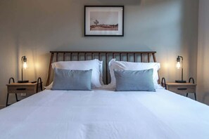 1 bedroom, memory-foam beds, iron/ironing board, WiFi - East Nashville Getaway-10 Min To Broadway, Parking (Nashville)
