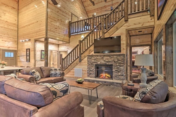 Welcome to Clear Blue Morning, your new Smoky Mountain escape!