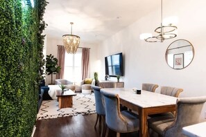 Dining - Luxury Hillsboro Village Rooftop Retreat, Sleep 12 w/ Chef’s Kitchen, Smart TVs & Garage, Walk to Vanderbilt, Pancake Pantry & Boutique Shopping, Minutes to Broadway, 12 South & The Parthenon, 24/7 Hospitality (Nashville)